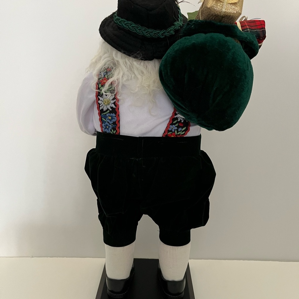 German Santa Figure - Picture 8 of 12
